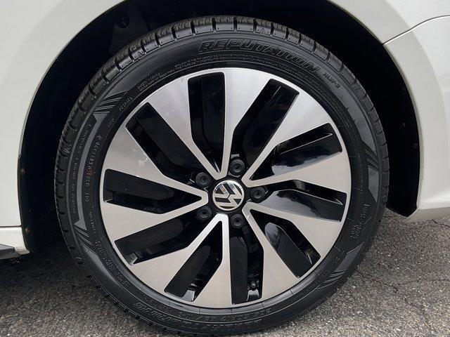 used 2015 Volkswagen Jetta Hybrid car, priced at $13,499