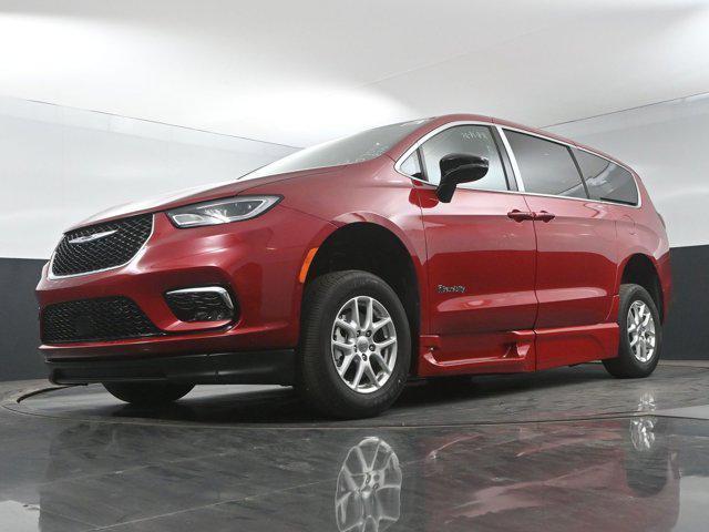 used 2025 Chrysler Pacifica car, priced at $89,990