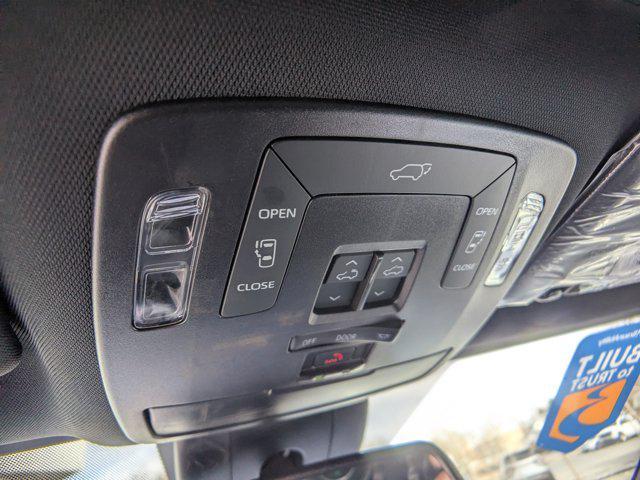 used 2025 Toyota Sienna car