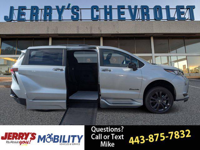 used 2025 Toyota Sienna car