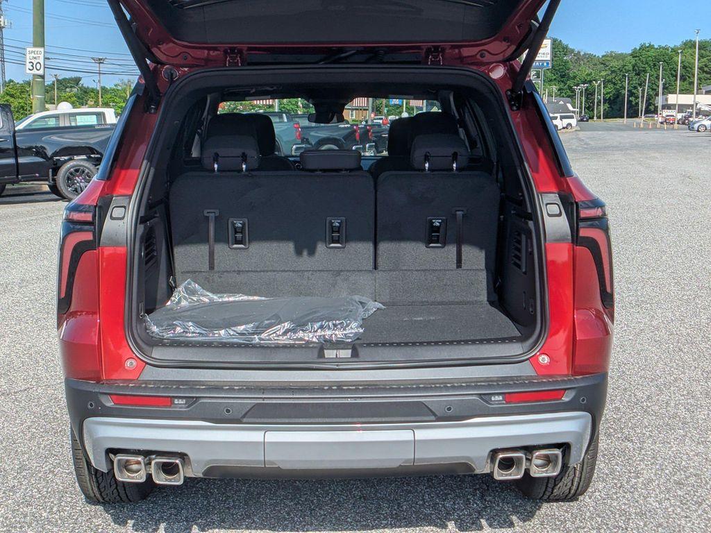 new 2026 Chevrolet Traverse car, priced at $44,027
