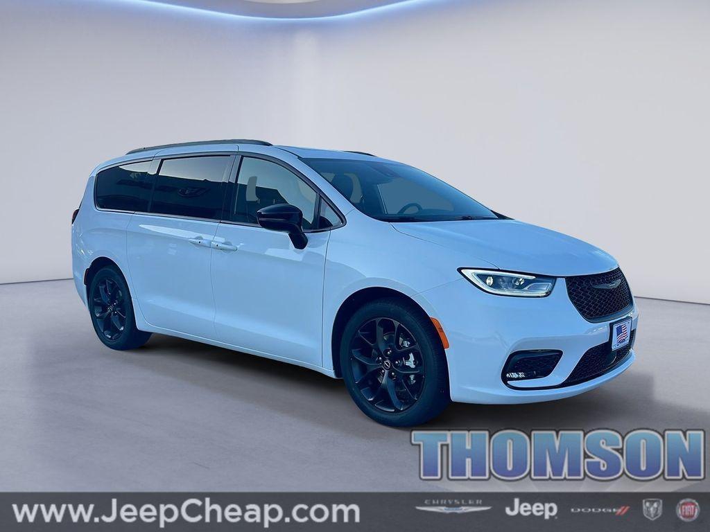 new 2025 Chrysler Pacifica car, priced at $44,200