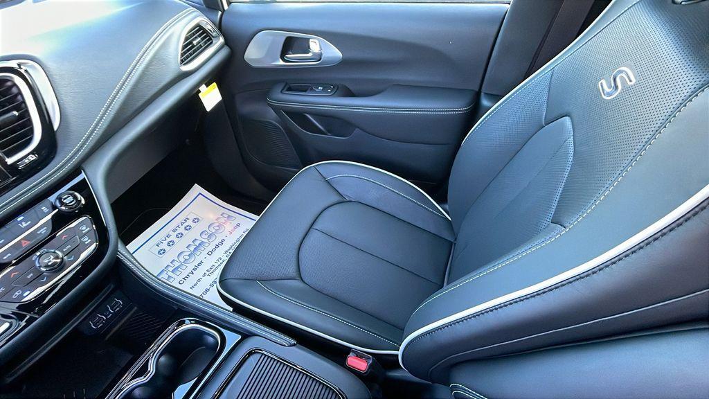 new 2025 Chrysler Pacifica car, priced at $44,200