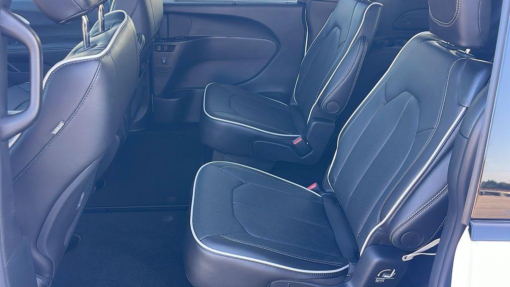 new 2025 Chrysler Pacifica car, priced at $44,200