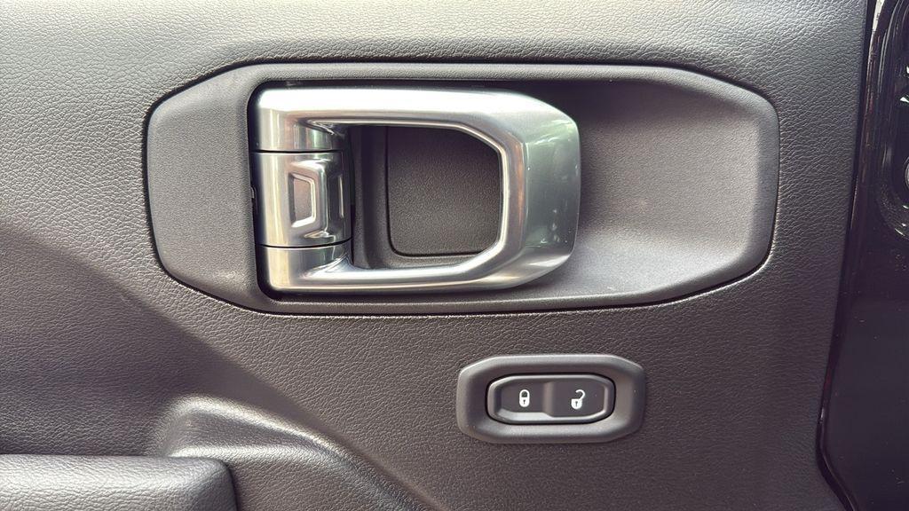 new 2026 Jeep Wrangler car, priced at $38,771