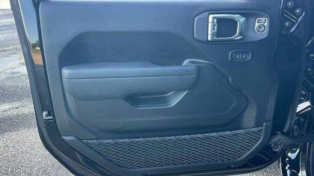 new 2025 Jeep Gladiator car, priced at $36,772