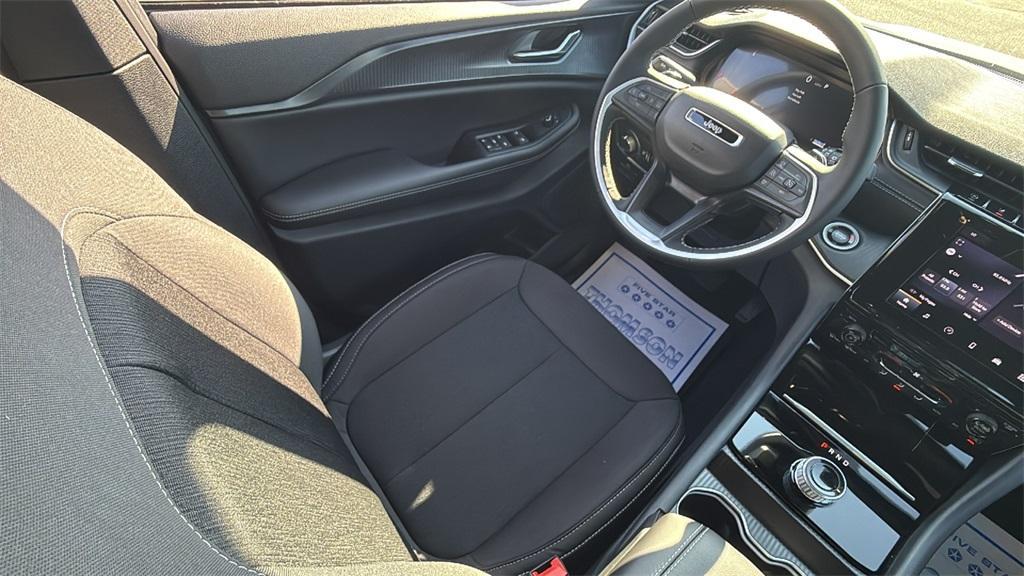 new 2025 Jeep Grand Cherokee L car, priced at $34,425