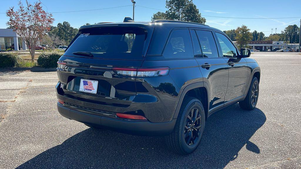 new 2025 Jeep Grand Cherokee car, priced at $37,473