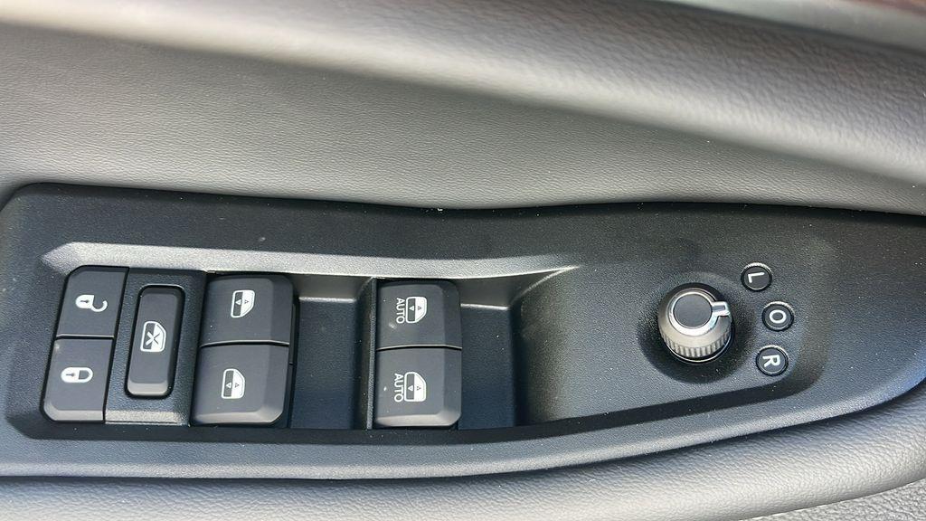 new 2025 Jeep Grand Cherokee car, priced at $37,473