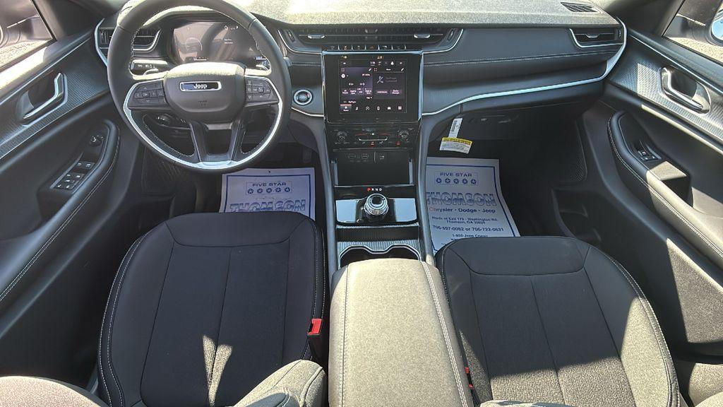 new 2025 Jeep Grand Cherokee car, priced at $36,271