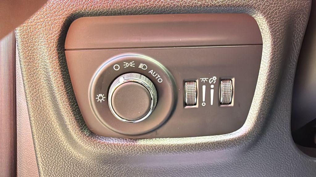 new 2025 Jeep Grand Cherokee car, priced at $36,271