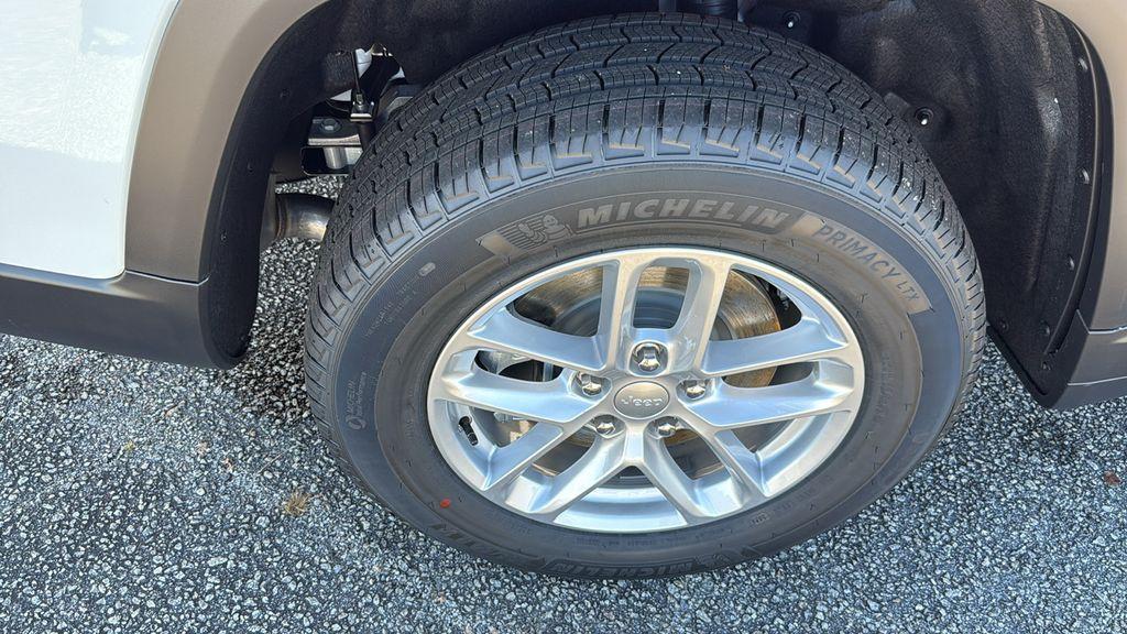 new 2025 Jeep Grand Cherokee L car, priced at $36,950