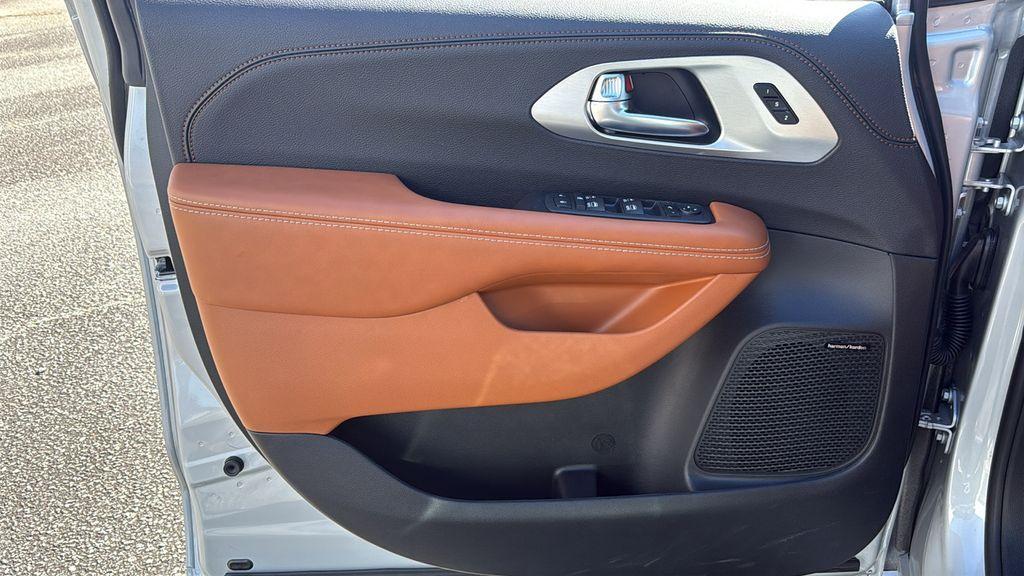 new 2026 Chrysler Pacifica car, priced at $51,951