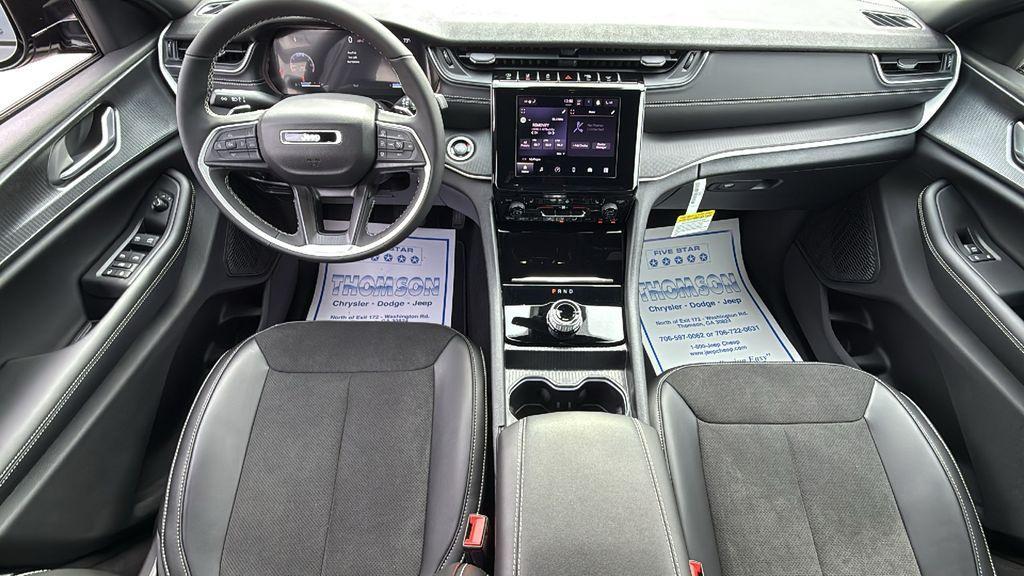 new 2025 Jeep Grand Cherokee car, priced at $37,241