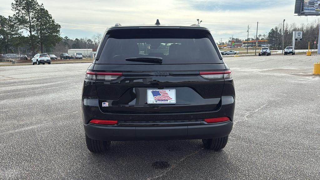 new 2025 Jeep Grand Cherokee car, priced at $37,241