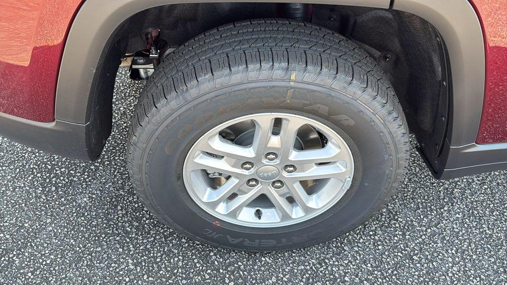 new 2025 Jeep Grand Cherokee car, priced at $32,782