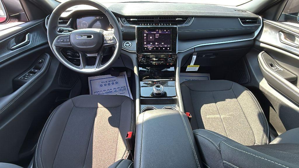 new 2025 Jeep Grand Cherokee car, priced at $32,782