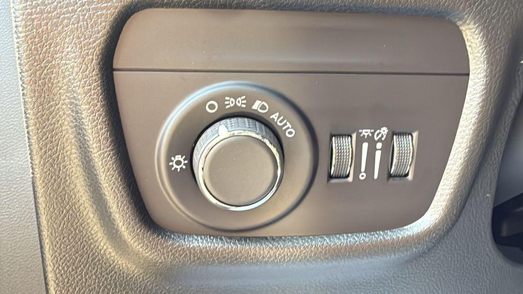 new 2025 Jeep Grand Cherokee car, priced at $32,782