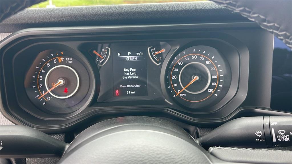 new 2025 Jeep Gladiator car, priced at $40,950