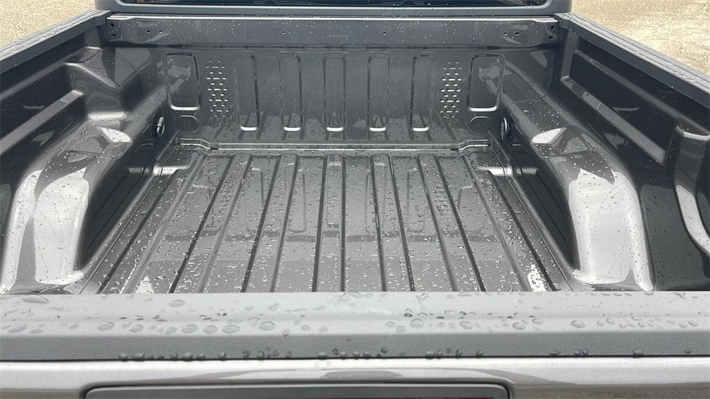 new 2025 Jeep Gladiator car, priced at $40,950