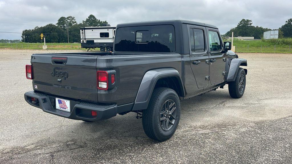 new 2025 Jeep Gladiator car, priced at $39,700