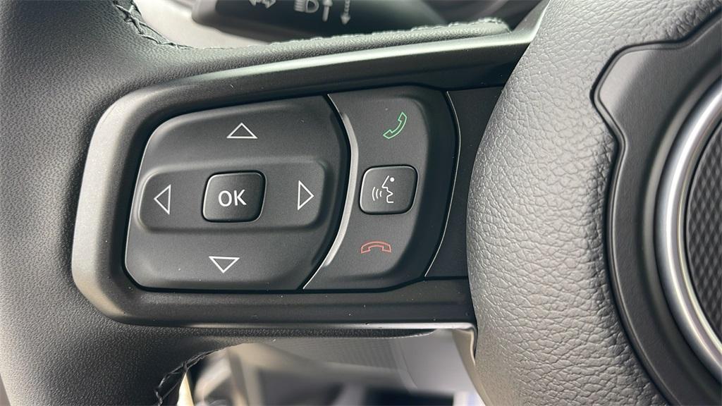 new 2025 Jeep Gladiator car, priced at $40,950