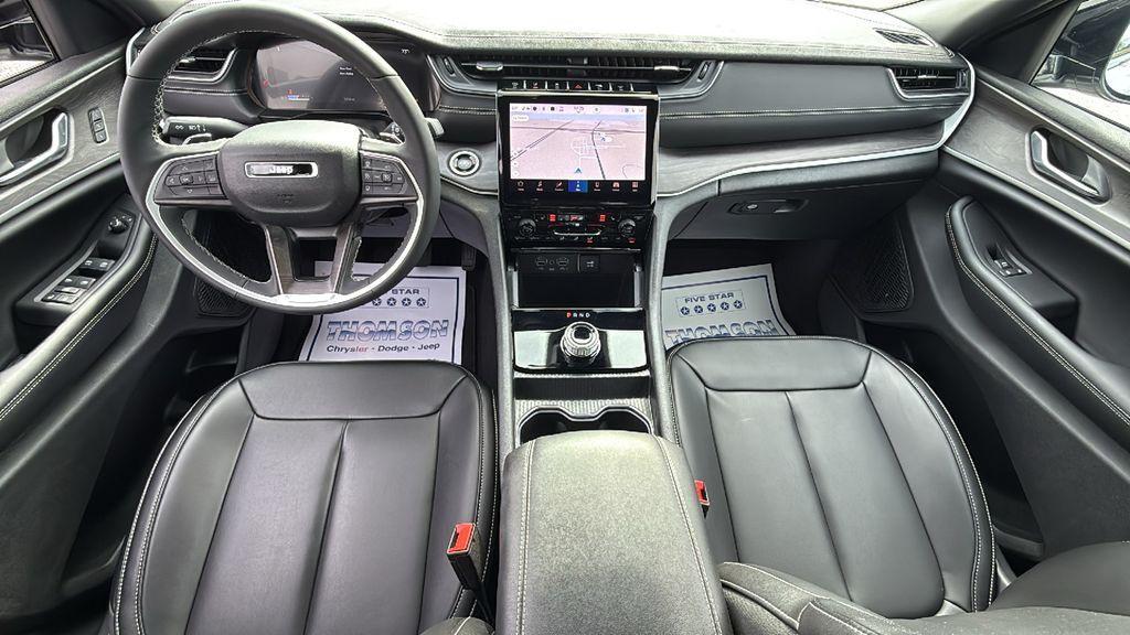 new 2025 Jeep Grand Cherokee car, priced at $37,542