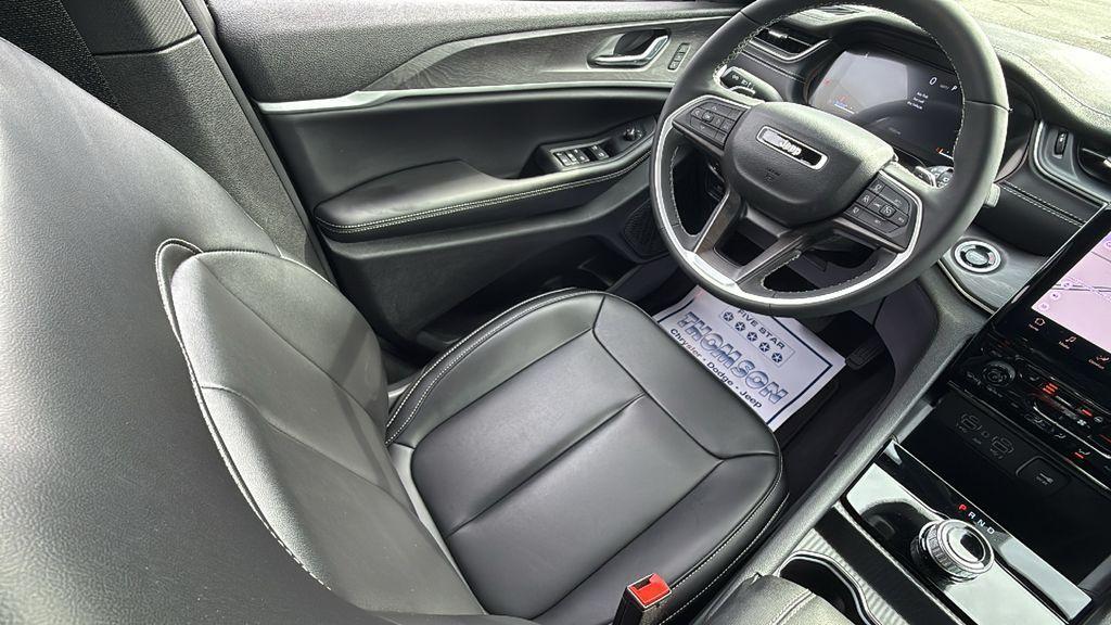 new 2025 Jeep Grand Cherokee car, priced at $37,542