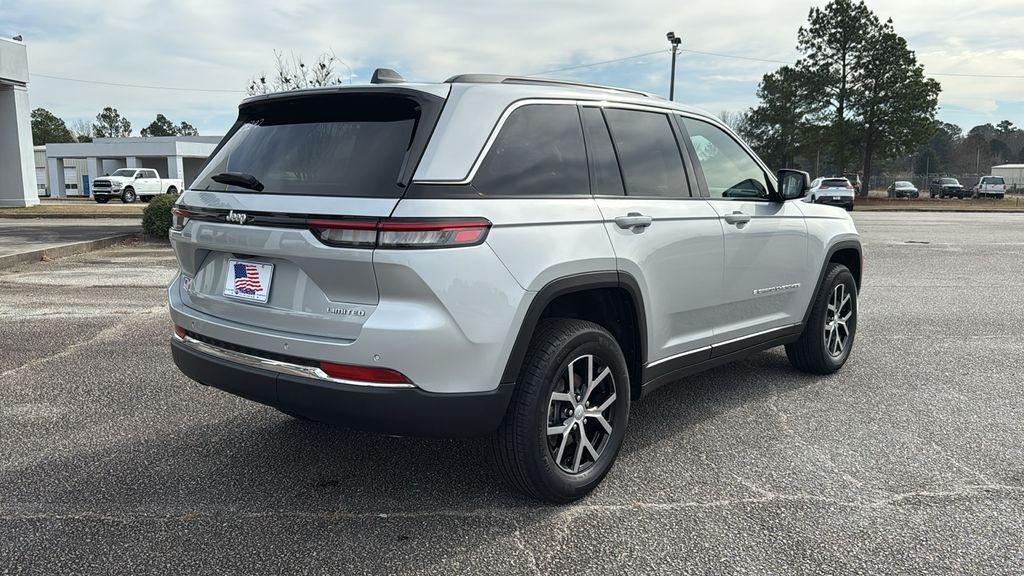 new 2025 Jeep Grand Cherokee car, priced at $37,542