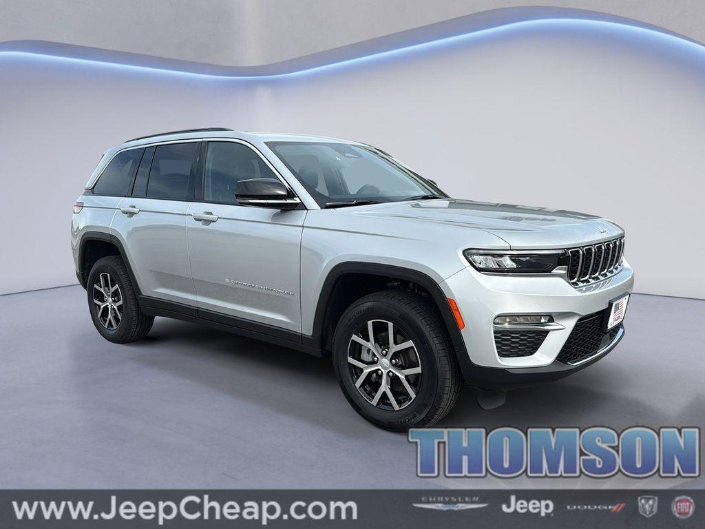 new 2025 Jeep Grand Cherokee car, priced at $37,542