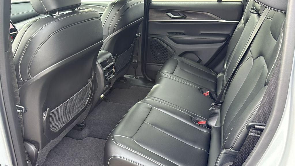 new 2025 Jeep Grand Cherokee car, priced at $37,542