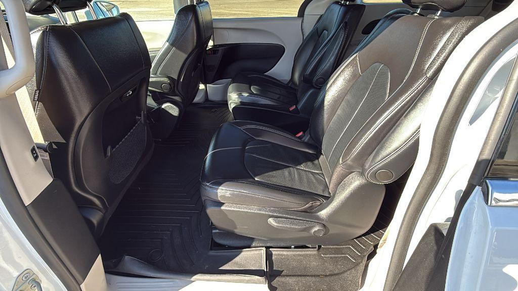 used 2022 Chrysler Pacifica Hybrid car, priced at $25,270