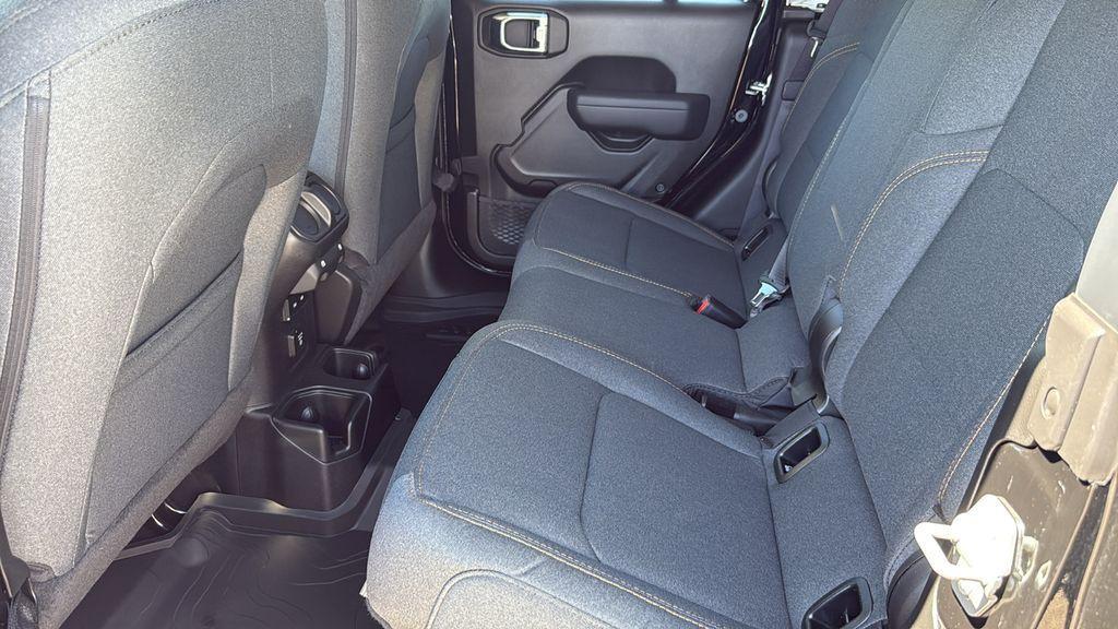 new 2025 Jeep Gladiator car, priced at $44,290