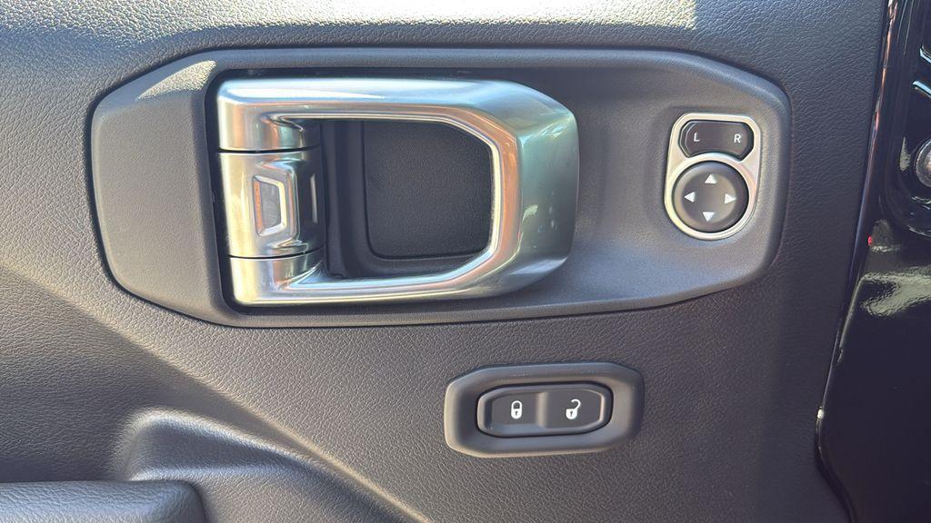 new 2025 Jeep Gladiator car, priced at $44,290