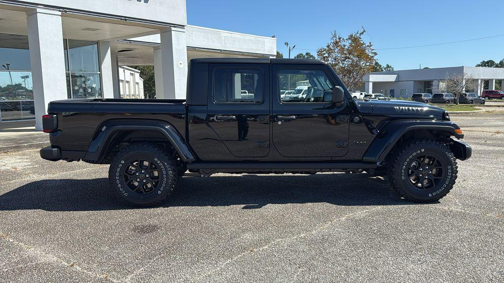 new 2025 Jeep Gladiator car, priced at $44,290