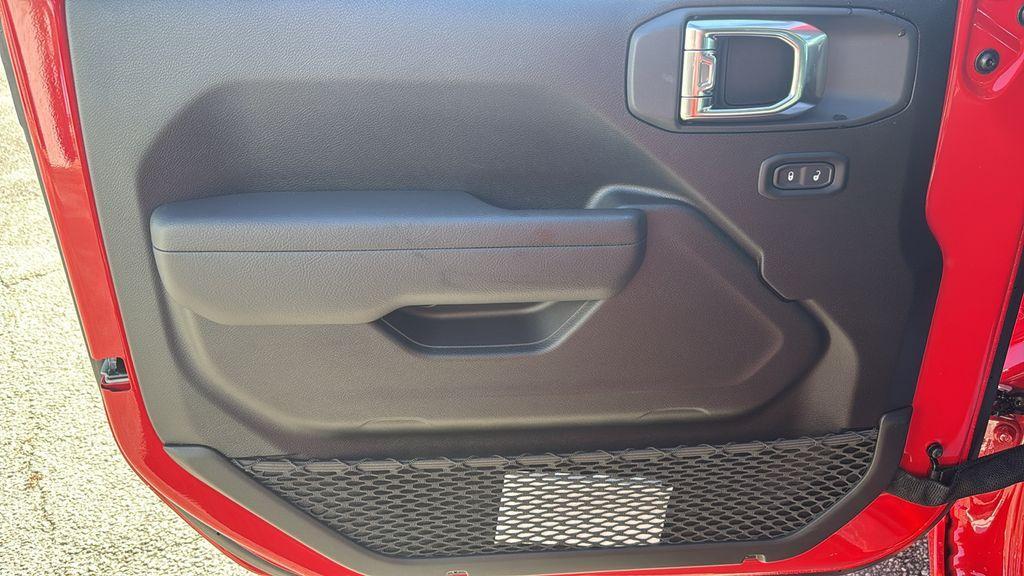 new 2026 Jeep Wrangler car, priced at $37,572