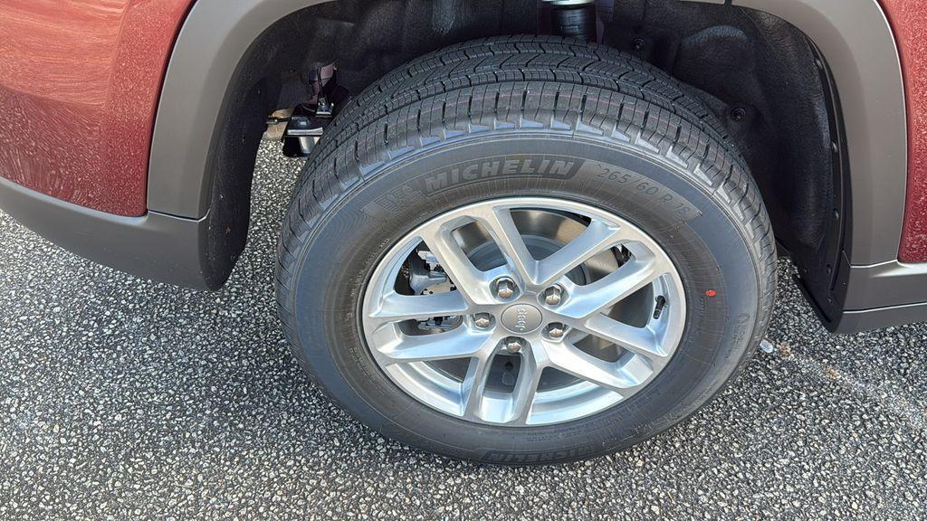 new 2025 Jeep Grand Cherokee car, priced at $35,641