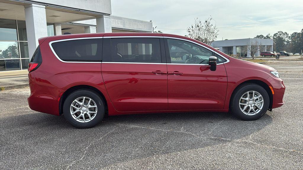 new 2026 Chrysler Pacifica car, priced at $40,272