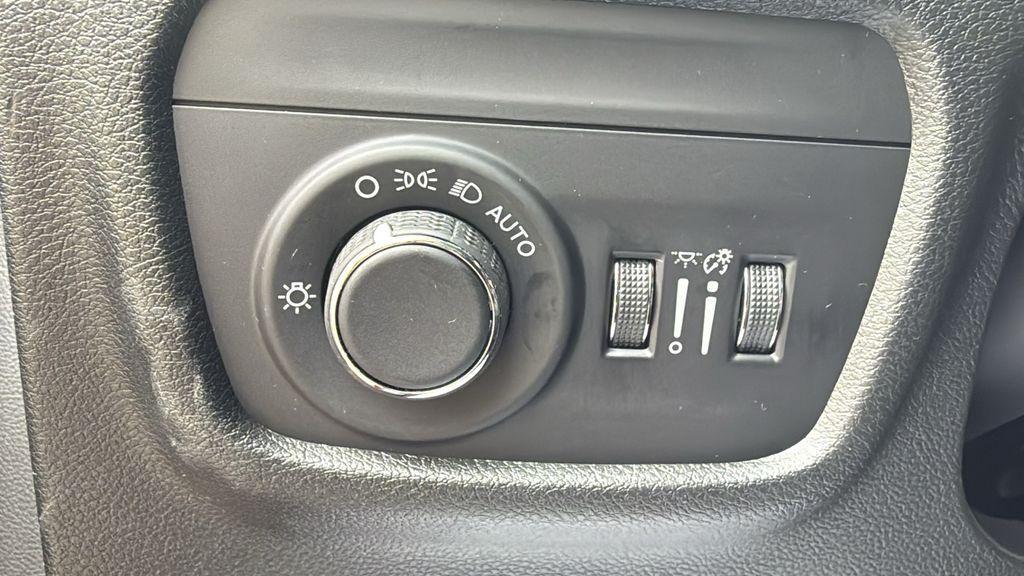 new 2025 Jeep Grand Cherokee L car, priced at $38,472