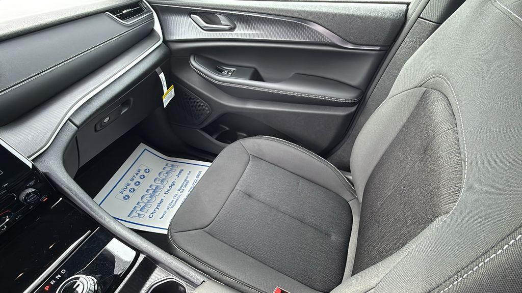 new 2025 Jeep Grand Cherokee L car, priced at $38,472