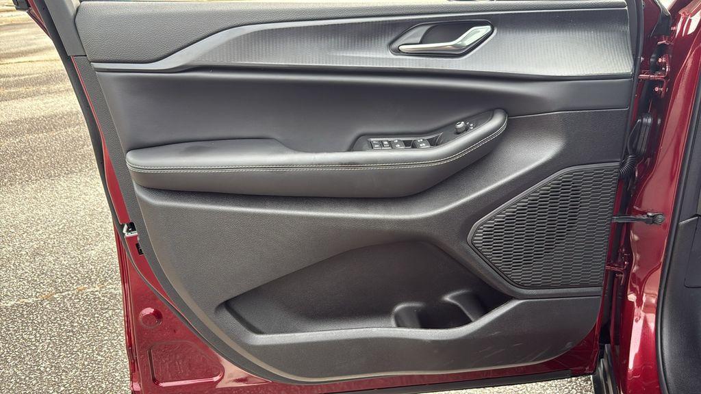 new 2025 Jeep Grand Cherokee L car, priced at $38,472