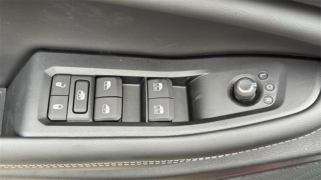 new 2025 Jeep Grand Cherokee L car, priced at $37,300