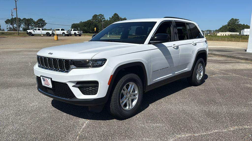 new 2025 Jeep Grand Cherokee car, priced at $32,470