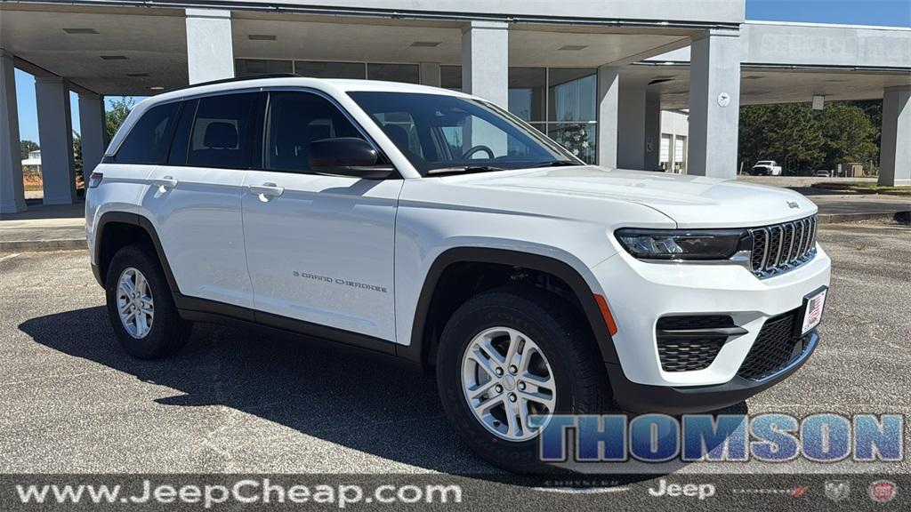 new 2025 Jeep Grand Cherokee car, priced at $31,500