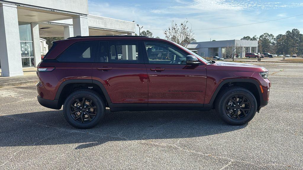 new 2025 Jeep Grand Cherokee car, priced at $37,471