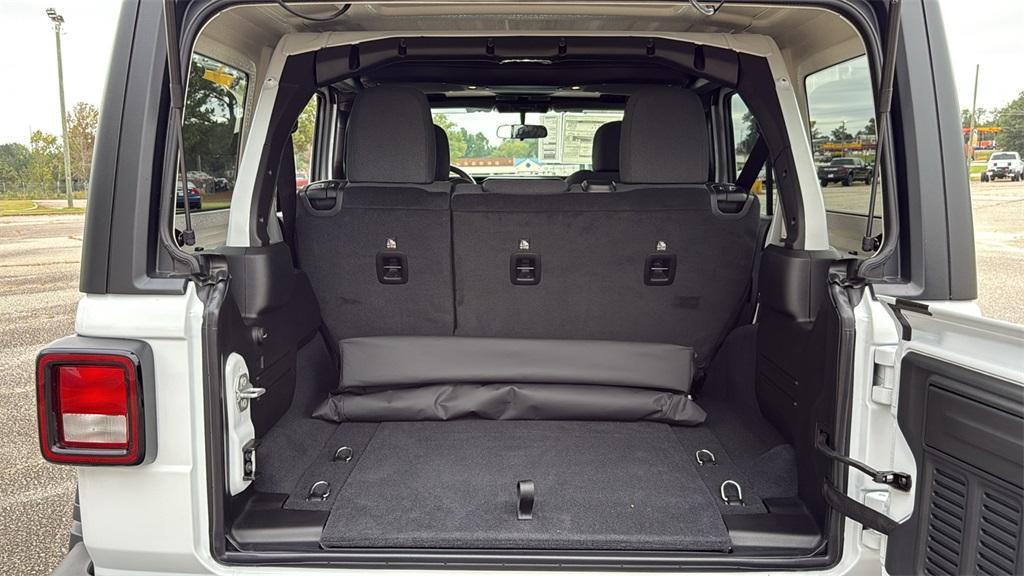 new 2026 Jeep Wrangler car, priced at $38,372