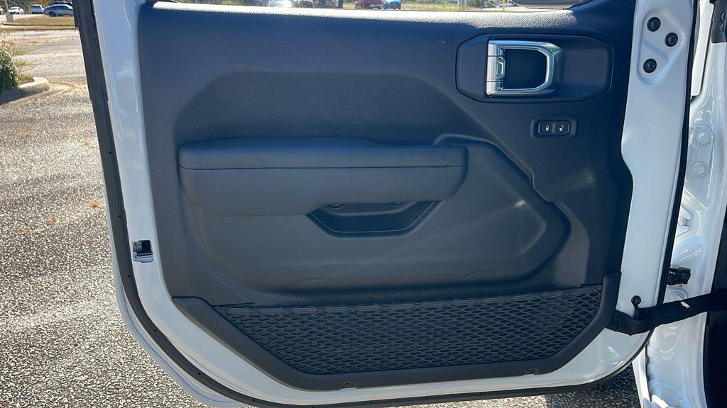 new 2026 Jeep Wrangler car, priced at $31,771