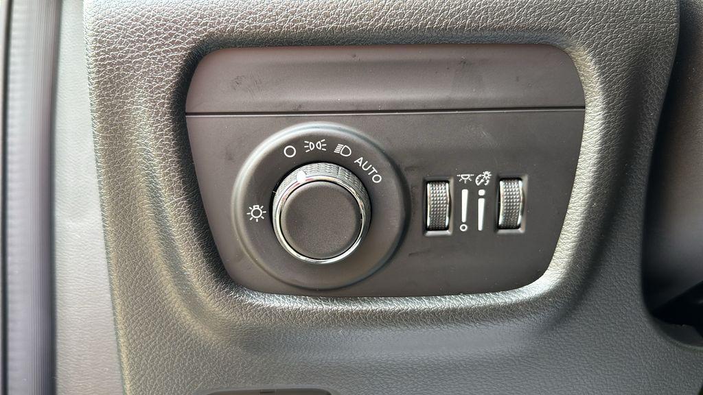 new 2025 Jeep Grand Cherokee car, priced at $34,471