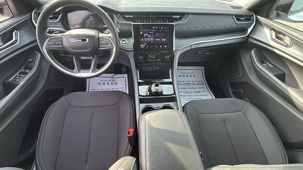 new 2025 Jeep Grand Cherokee car, priced at $34,471