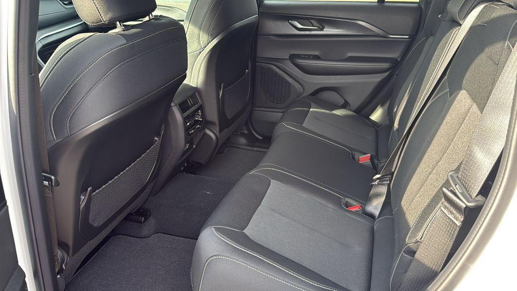 new 2025 Jeep Grand Cherokee car, priced at $34,471